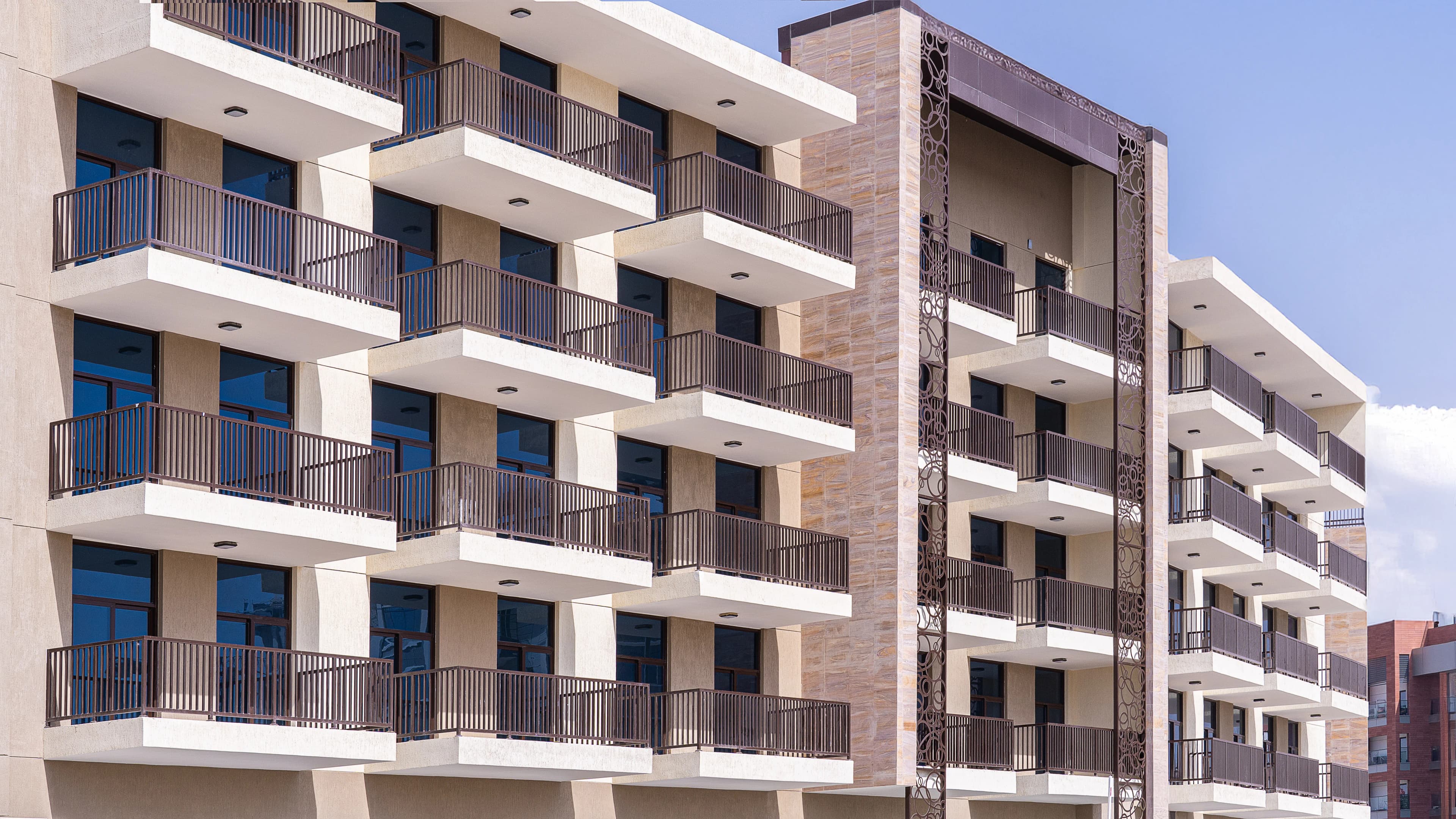 RR Residence - Image 15