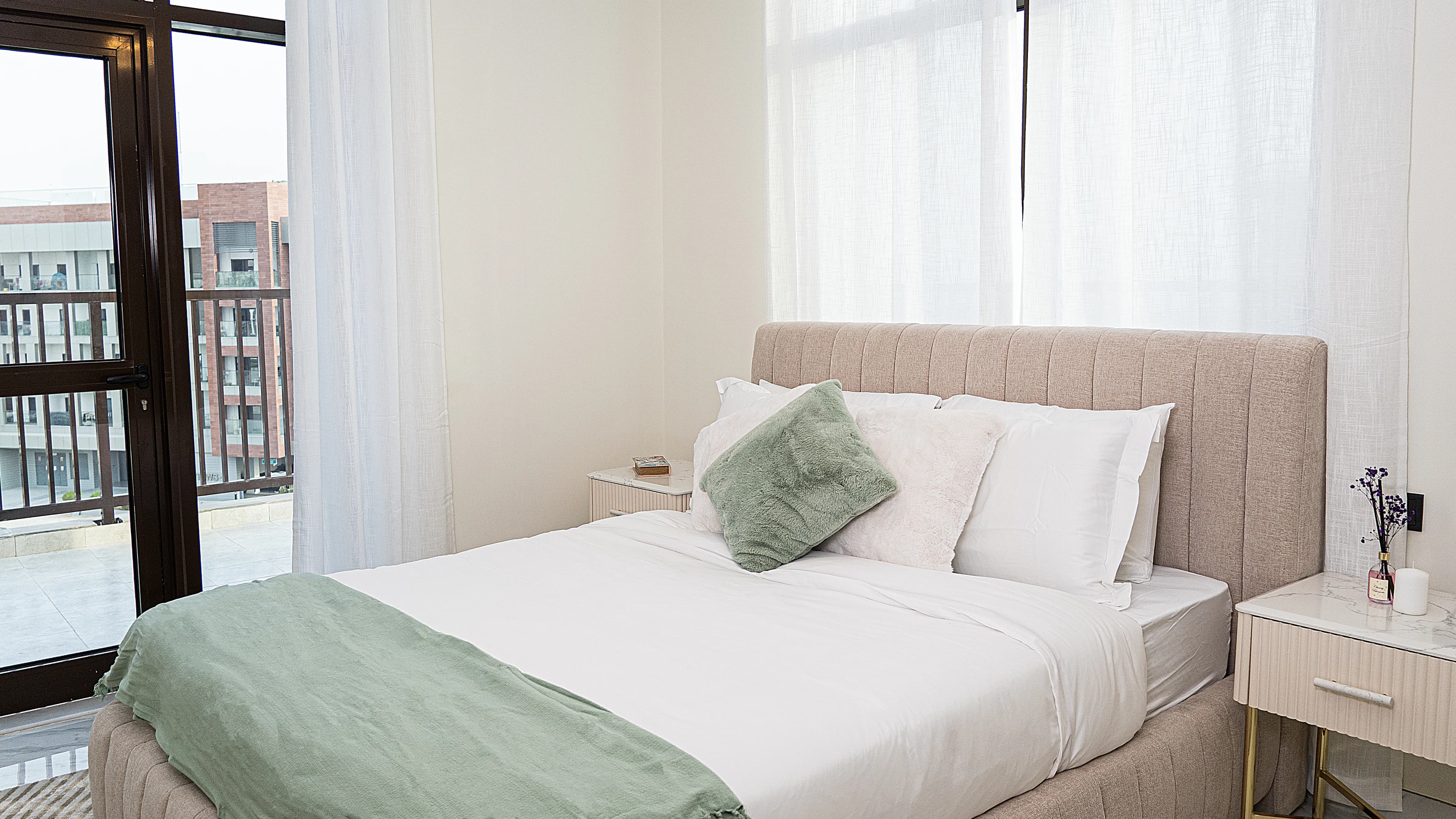 RR Residence - Image 12